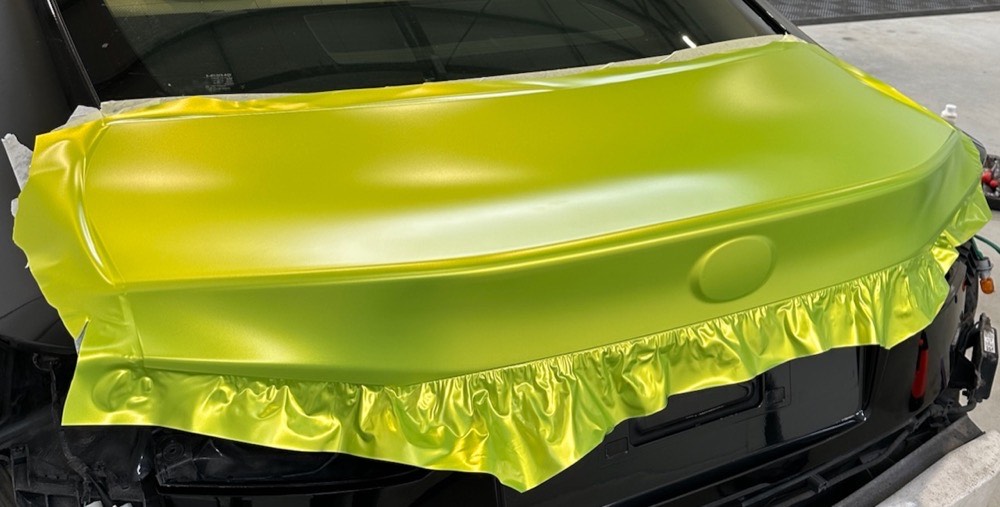 Zmiana koloru auta Folią